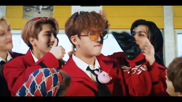 Stray Kids "Christmas EveL" M/V