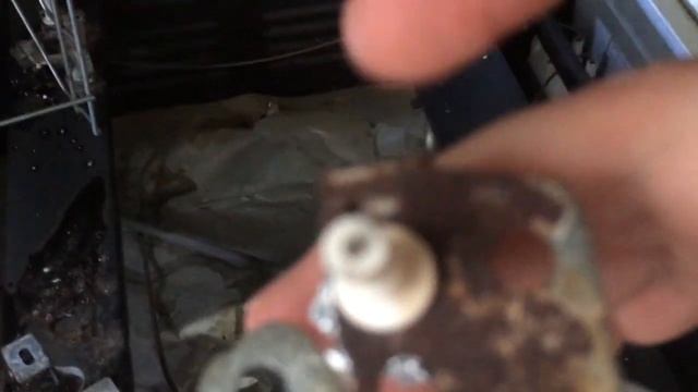 РЕМОНТ ЭЛЕКТРОПОДЖИГА В ГАЗОВОЙ ПЛИТЕ gefest 3100 СВОИМИ РУКАМИ / МОЕ САМОЕ ПЕРВОЕ ВИДЕО :)