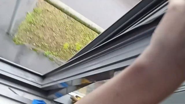 В ручке сломался редуктор, разобрали окно чтобы поставить новую ручку #секретыоконщика