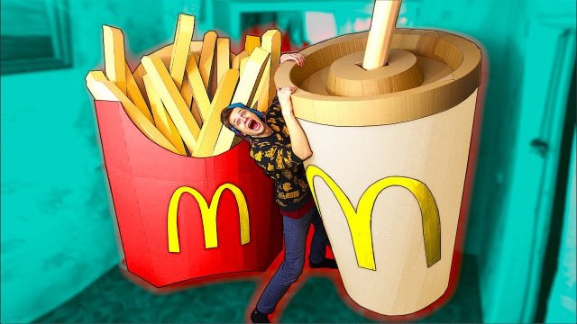 Я СДЕЛАЛ ОГРОМНОЕ МЕНЮ McDonald’s ИЗ КАРТОНА