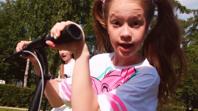 ПРЕМЬЕРА КЛИПА⚡ Как Ни Крути 😍 Тая Скоморохова & Алиса Буслова