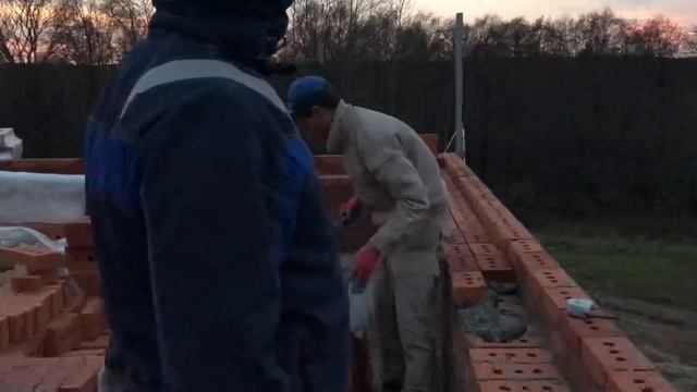 Строительство дома из кирпича/кирпич кладка своими руками /как сделать или построить дом из кирпича