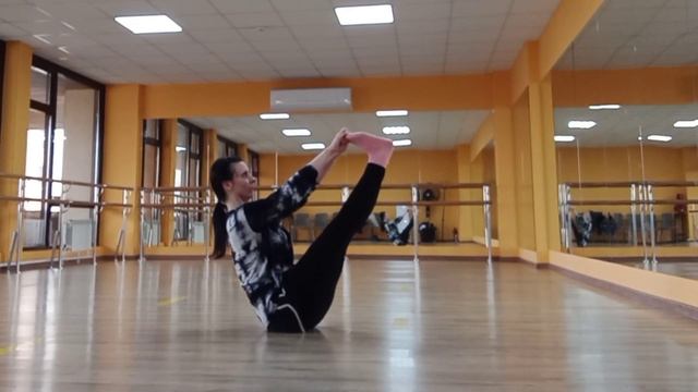 Последовательность из 4 упражнений: для гибкости и силы мышц.