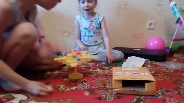 Играем в игру балансирующая платформа