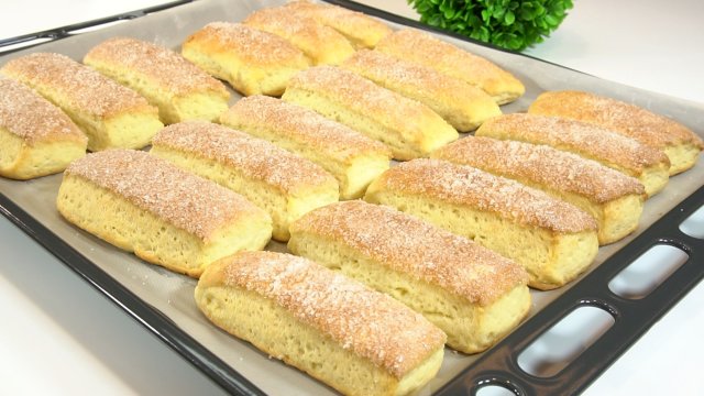Каждый день пеку, но это печенье чаще всего! Уж очень вкусное. Воздушное песочное печенье.