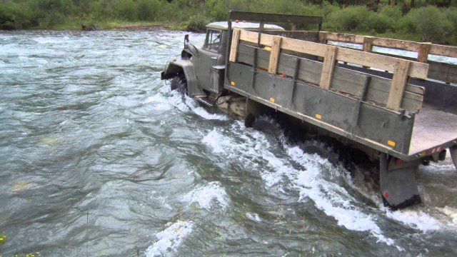 Эти парни умеют ездить! Водители грузовика уровень БОГ! Профи своего дела