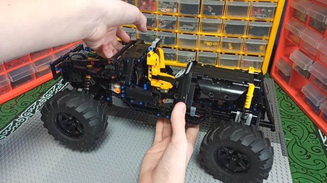 Модель из лего техник на 4 L моторах с независимой подвеской / LEGO TECHNIC
