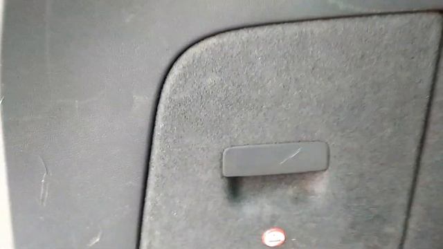 Замена газовых пружин багажника Volkswagen Touareg