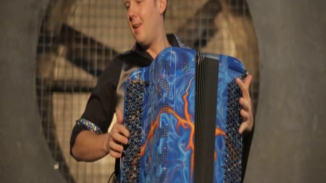 Баянист на юбилей