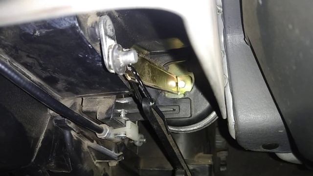 Режим обдува на стекло и на ноги на примере нексии