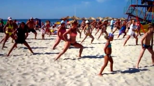 31 Утренняя зарядка и игры на пляже Море в Железном порту