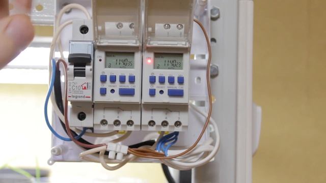 Настройка и подключение реле времени для автоматического полива и освещения сити фермы