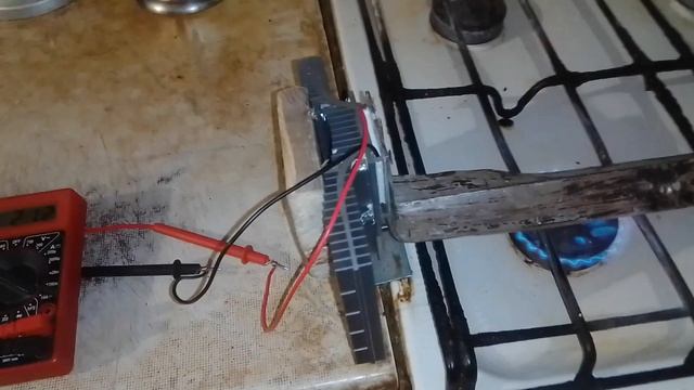 Элемент ПЕЛЬТЬЕ дает ток при нагреве