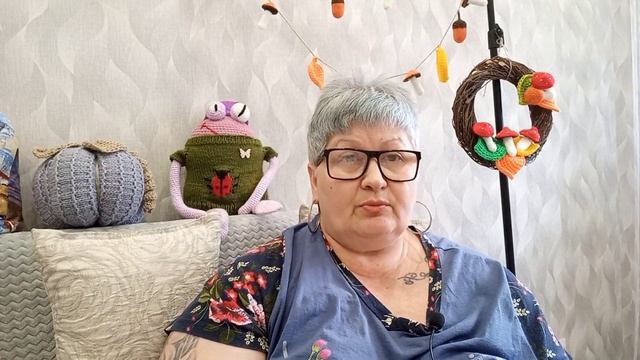 Шапка "Кубанка" поперечным вязанием .