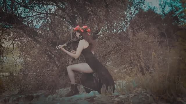 Caitlin De Ville - Hunter's Moon vs. Dance Macabre (Electric Violin Cover)