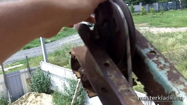 Видеоответ#3 Ручной пионер для подачи раствора  - [© masterkladki]