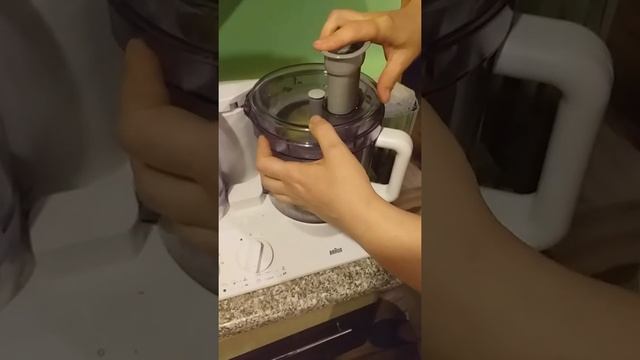 Тест соковыжималки на комбайне Браун