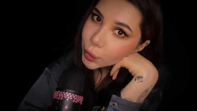 АСМР | МАКИЯЖ СЛЮНКОЙ ASMR SPIT PAINTING mouth sounds