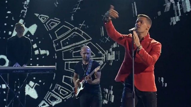 Стас Пьеха - Не хватает (Концерт к Дню Государственного флага РФ)