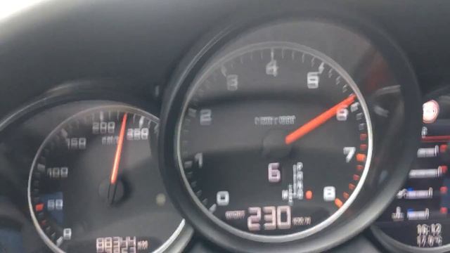 Porsche Cayenne 2010 3.6 V6 (300HP) Acceleration 0-240 KM/H