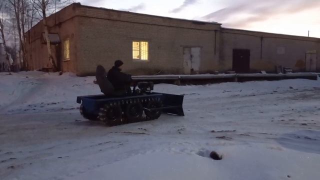 Самодельный гусеничный мини трактор вездеход