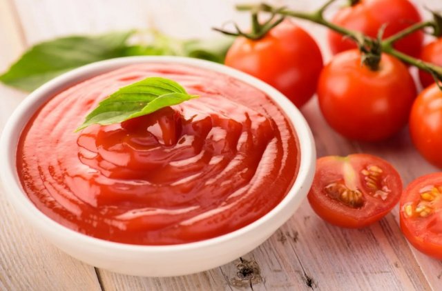 кетчуп из помидоров и яблок просто и вкусно(как краснодарский)