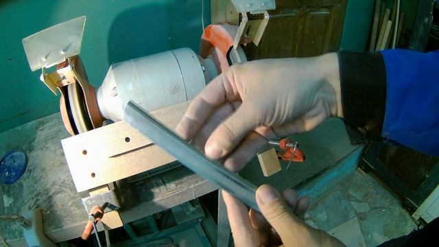 Все в шоке простое приспособление для быстрой заточки ножей рейсмуса фуганка и строгального станка