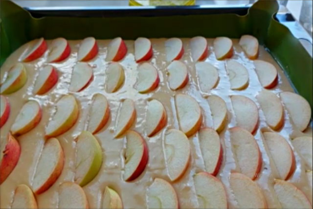 ЭТО НАСТОЛЬКО ВКУСНО, что можно готовить каждый день, яблочный пирог, шарлотка рецепт..mp4