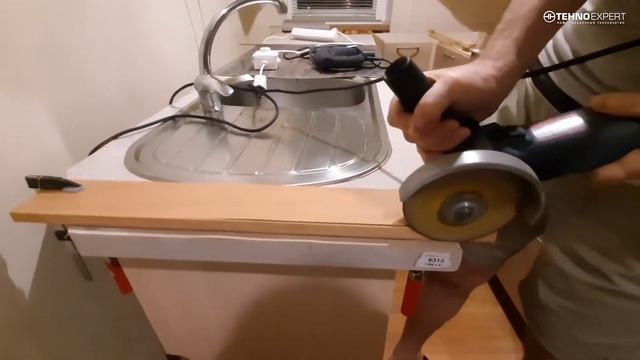 Обрезка столешницы ровно, без сколов своими руками.