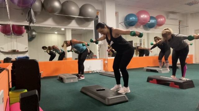 Тренировка со степом на всё тело? Комфортный темп (130-132 bpm)