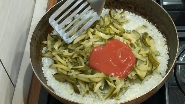 Солянка сборная. Быстрый и простой но очень вкусный рецепт.