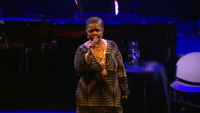 Cesaria Évora  Live Amor au Grand Rex PARIS 2004 (Intégral). #cesariaevora @cesariaevoraofficiel