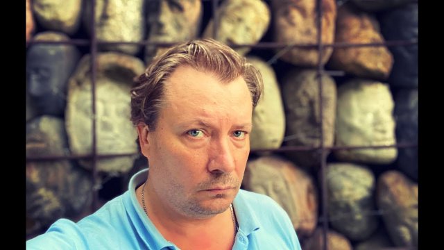 Михаил Николаев читает 'Монолог вампира' Дмитрия Попова