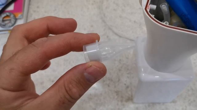 Lebath. Диспенсер для жидкого мыла не взбивает пену.