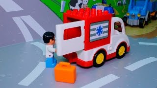 Машинки в ЛЕГО у видео для детей с игрушками - Скорая помощь помогает лошадке..mp4