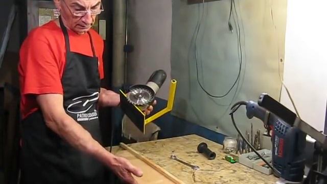 Ручная циркулярка из болгарки.