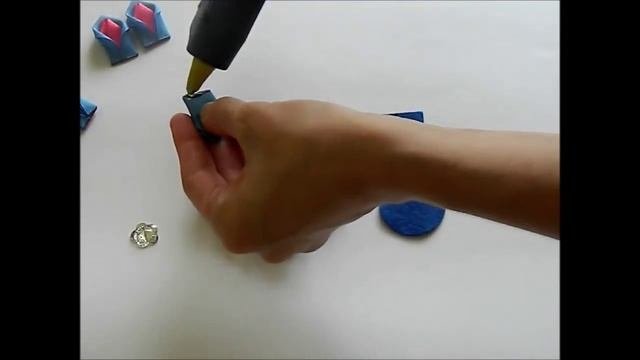Заколка канзаши из репсовых лент