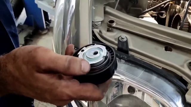 Замена ремня грм Лада Ларгус 8кл.