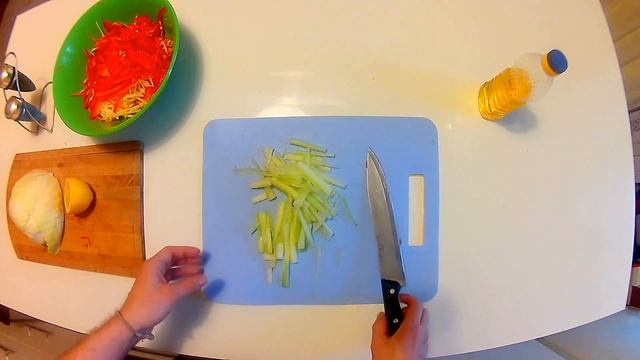 ВКУСНЕЙШИЙ ОВОЩНОЙ САЛАТ С СЕЛЬДЕРЕЕМ И ЯБЛОКОМ