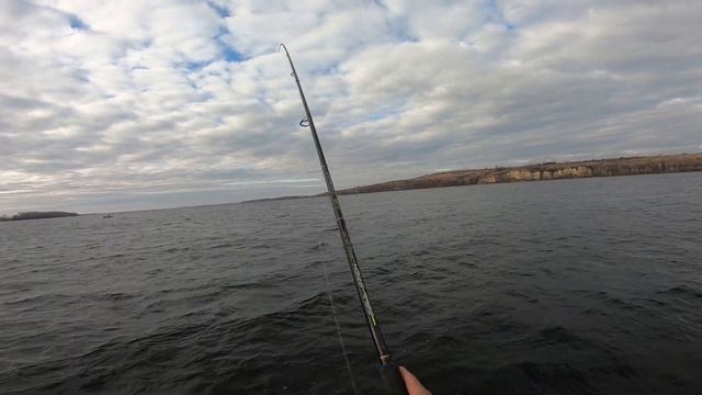 Спиннинг в ноябре на Саратовском вдх. / Щука и судак на джиг/ Поиск хищника на Волге/ Трофейная щук