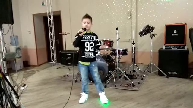 Дементьев  Даниил  7 лет.  Белые розы