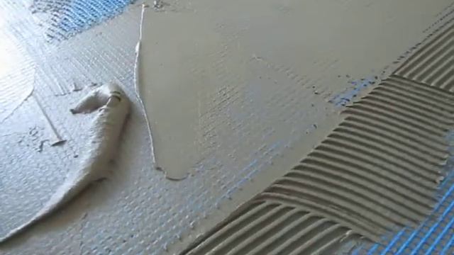 стяжка с трещинами под плитку.