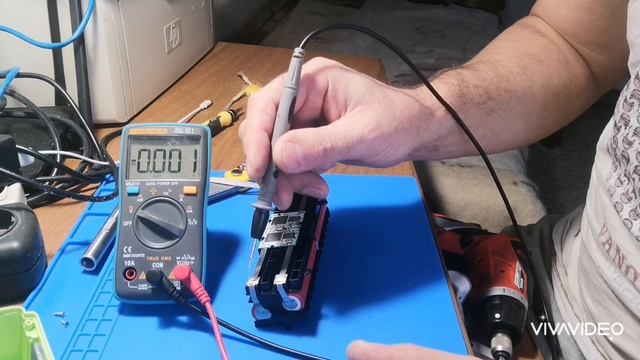 Смотреть до конца! Неожиданный результат ремонта аккумулятора робота пылесоса I Robot