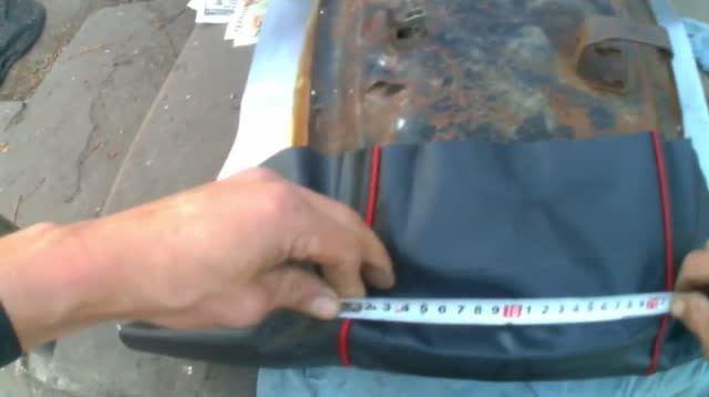 Перетяжка сиденья мотороллера муравей.mp4