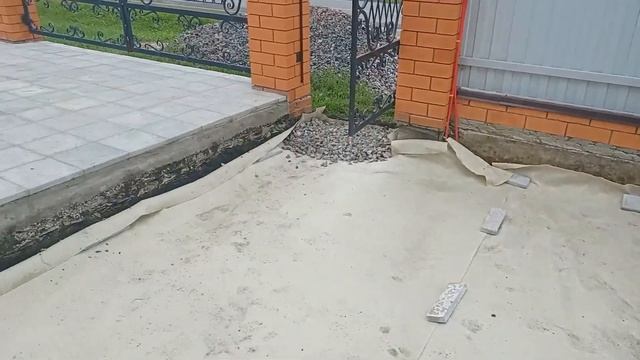 Укладка плитки во дворе своими руками