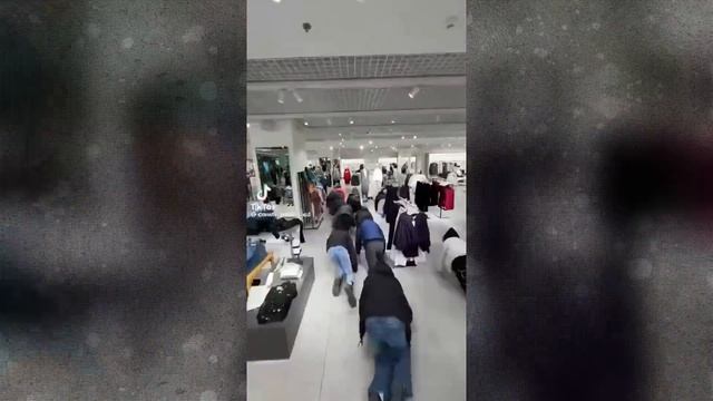 ЗУМЕРЫ ПОЛЗАЮЩИЕ В ТЦ