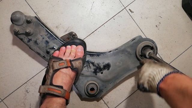 Замена рычагов и сайлентблоков Megane 3 Scenic 3