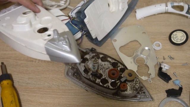 Утюг Philips Azur разбираем и ремонтируем самостоятельно дома