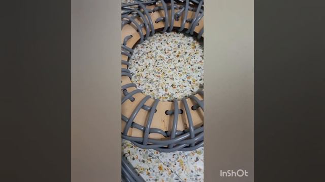 Венок из ротанга.