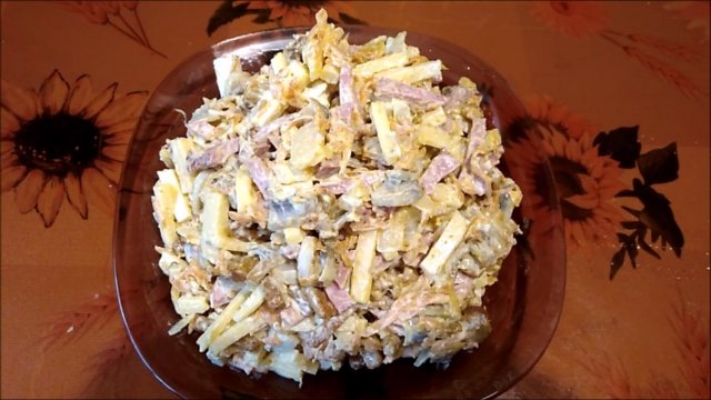 Салат с сухариками.mp4